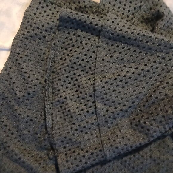 Banana Republic Women's Off The Shoulder Layered Ruffle Eyelet Top SZ SP - Picture 3 of 7